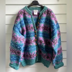 Otavalo vintage 100% wool sweater with fresh wooden buttons